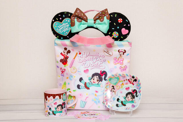 スーベニアランチケース 対象のメニューにプラス ¥1,300｜キュートなフードスーベニアたち