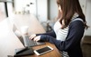 カフェでも声だけクリアに届く！iPhone・Androidの「声を分離」でWeb会議の雑音を消す方法