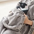 【ベルメゾン】ペットとまったりすることだけを考えた着る毛布｜￥ 6,990 （税込）
