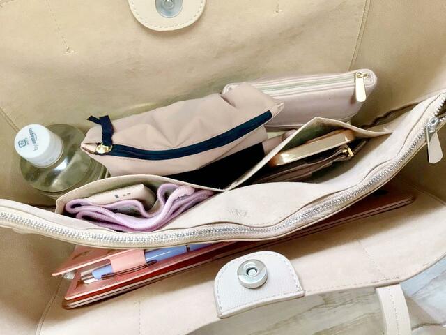 ポケットがたくさんあるので整理しやすい！