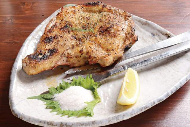 【福島】骨つきモモ 和イスキーのお店 八金 福島本店　骨付きもも　819円