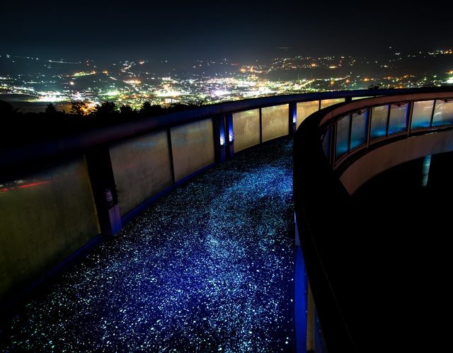東三河の観光スポット：「日本夜景100選」にも選ばれた、蔵王山展望台から見える360度の夜景は必見（田原市）