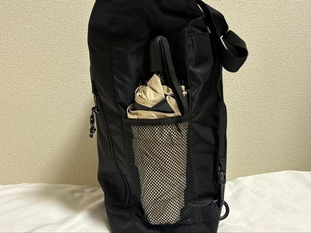 【Coleman 2WAYバックパックトート】両サイドには約縦16×横12cmのメッシュポケットも！