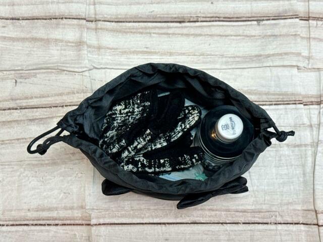 お出かけの必需品が全て収納できちゃうサイズ感♪