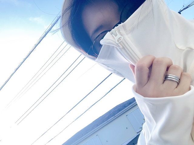 【ワークマン レディースクールサンシェードパーカー】ファスナーを上まであげるとマスクのように顔半分を覆えます。フェイスガード不要！