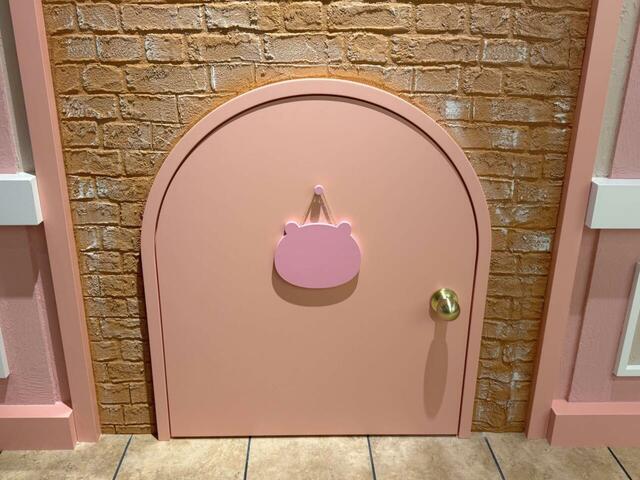 お店の外にはなんともかわいい小さな入口も！