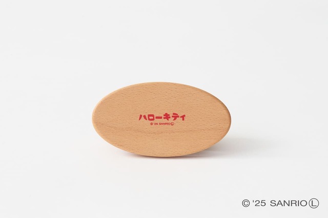 【ハローキティ「アロマスタンド（レッド）」2,530円】裏側にはロゴ入り