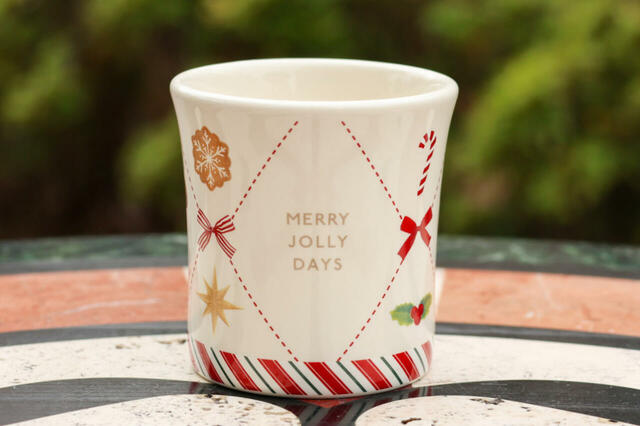 練乳ムース&ベリーゼリー、スーベニアカップ付き 1200円｜クリスマスのモチーフが散りばめられています