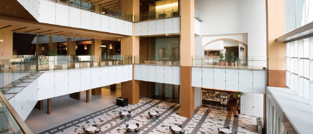 東京ミッドタウン ガレリアB1F「アトリウム」