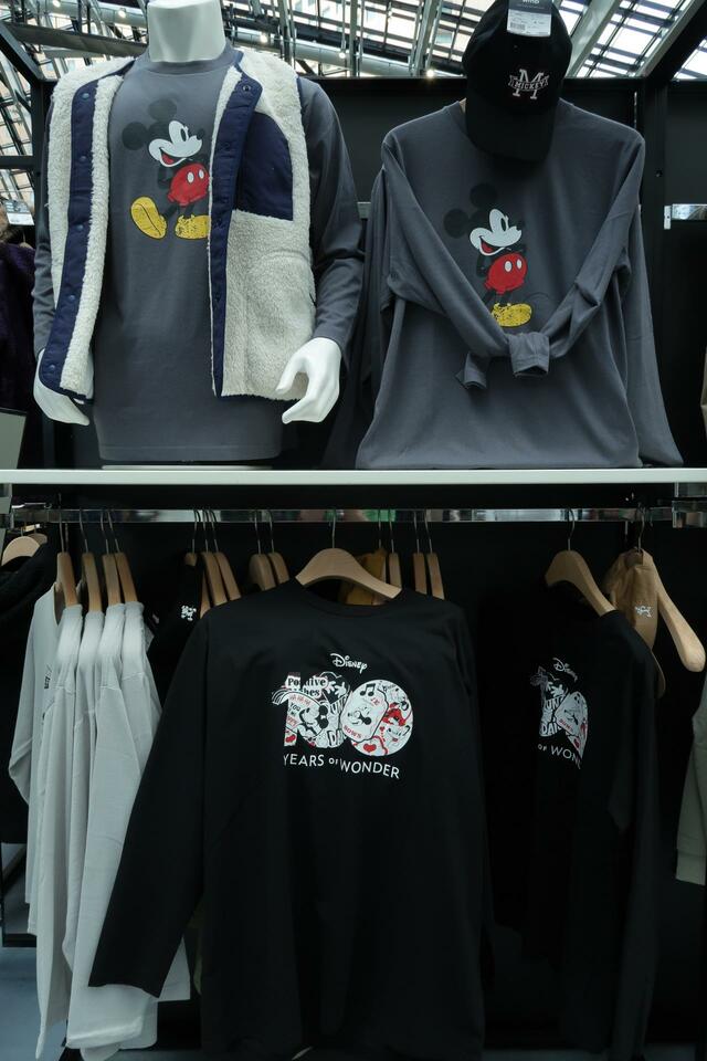 ディズニー/長袖クルーネックTシャツ 1,500円(税込)