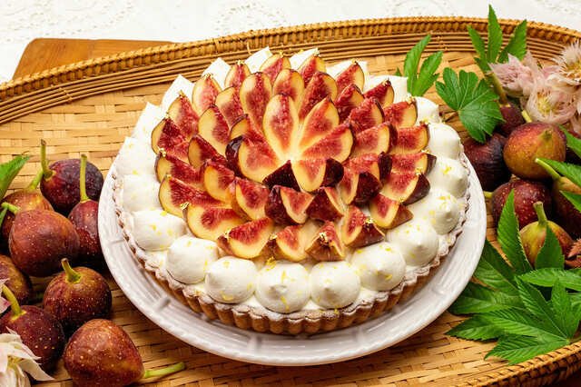 【イチジクとゴルゴンゾーラチーズのタルト～はちみつ風味～】piece ¥972、whole(25cm) ¥ 9,720