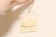 【すみっコぐらしあそびスタジオ「オリジナルアクリルキーホルダー」】筆者もねこのキーホルダーをゲット♪