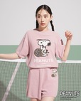 【PEANUTS】SNOOPYプルオーバー ￥7,480、【PEANUTS】SNOOPYショートパンツ ￥6,930