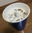 【ローソン アイスカフェラテMサイズ】あっさりした味わいが特徴的