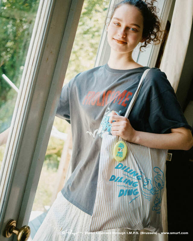 【studio CLIP×THE SMURFS】「ストライプトート」2,750円、「コインケースキーチャーム」990円、「スマーフプリントTシャツ」4,400円