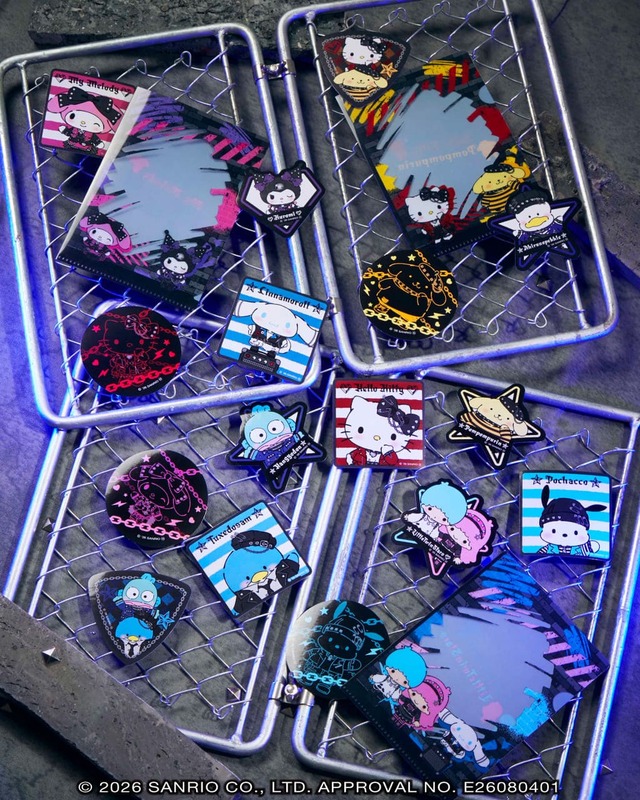 【Happyくじ「Sanrio characters PUNKS PartyHalloween2026〜」】J賞:ミニファイル付きステッカーSET(全5種)/今年デビュー30周年を迎え「2026年サンリオキャラクター⼤賞」で1位に輝いたポムポムプリンをはじめ、シナモロール、ポチャッコやクロミ、マイメロディ、リトルツインスターズなど、全10キャラクターが勢ぞろい!