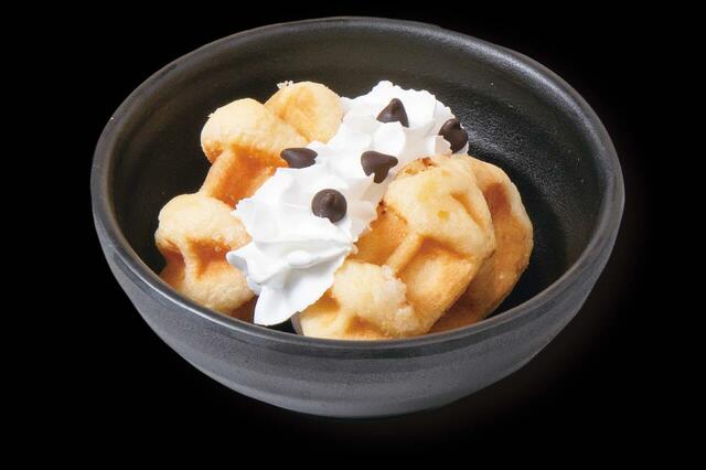 「トゥンワッフル」<期間:2025年8月28日~11月12日>【じゅうじゅうカルビで「マシッソ!韓国フェア」開催!「至福のデジカルビ」や「石焼ロゼパスタ」「トゥンワッフル」など全16種類が食べ放題!】