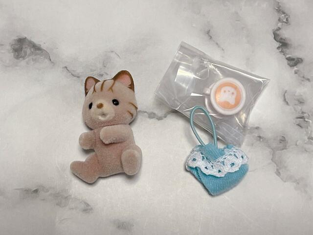 シマネコの赤ちゃんはお洋服をこちらで着せる仕様です