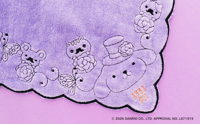 【ANNA SUI×ポムポムプリン】「刺繍タオルハンカチ」(1柄3色、各1,980円)/刺繍であしらわれたポムポムプリンたち♪