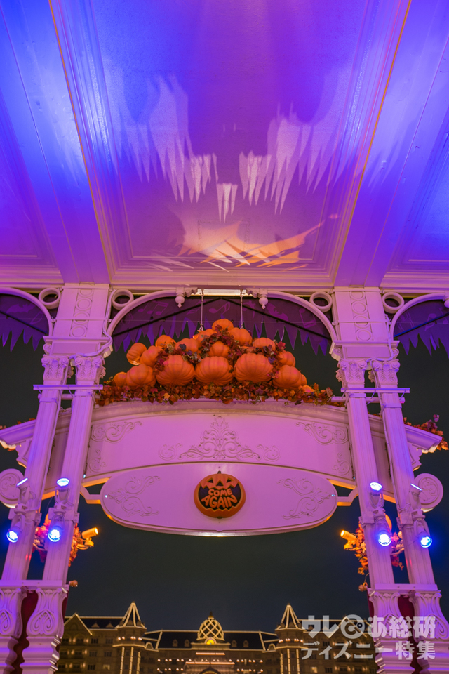 パーク退園まで楽しませてくれる演出はハロウィーンならでは