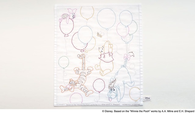 【刺し子＜空飛ぶくまのプーさんと森のなかまたち＞】 材料セット価格：3,487円（税込）　完成サイズ：約37×32cm