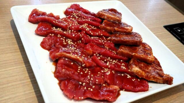 【焼肉ダイニング ワンカルビ　カルビ、ロース、やわらかハラミ】まずは定番の3種類の肉を注文してみました