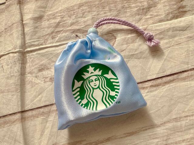 ミニカップとカードを入れてみました