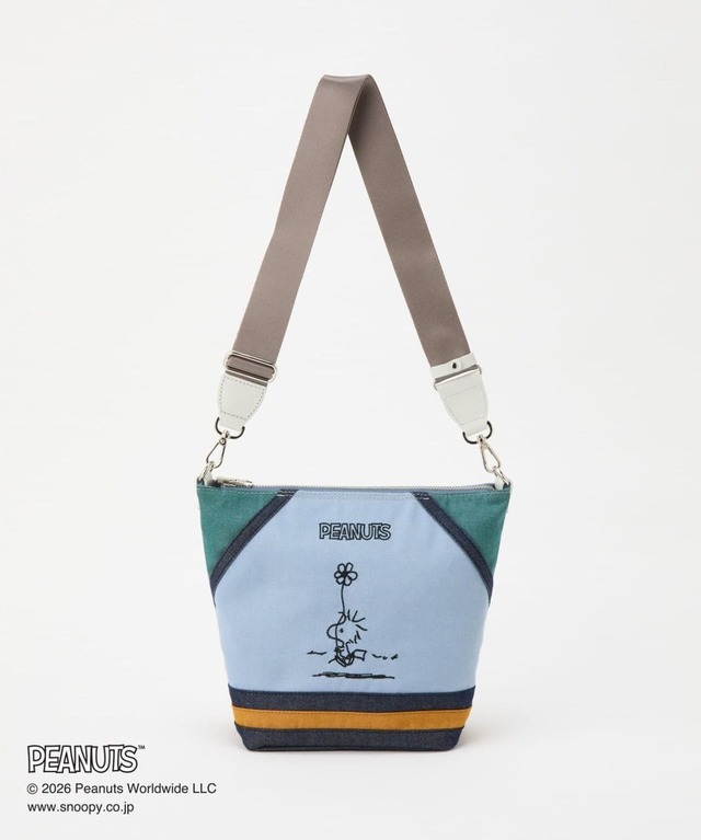 【PEANUTS×russet】リバーシブルショルダーバッグ　¥30,800　上幅：27.5／下幅：18×23×12cm