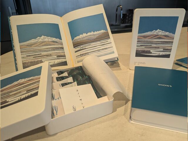 【SNOWS(スノー)】「スノーサンド北のアルプ美術館パッケージ」(白と黒各4個入)2,808円(税込)※販売終了