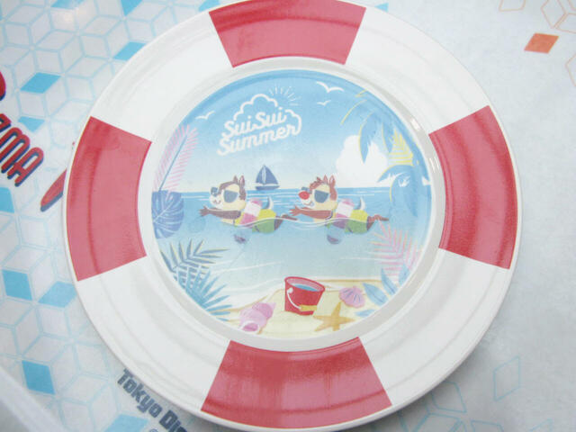 チーズケーキ 550円、スーベニアプレート付き プラス 550円