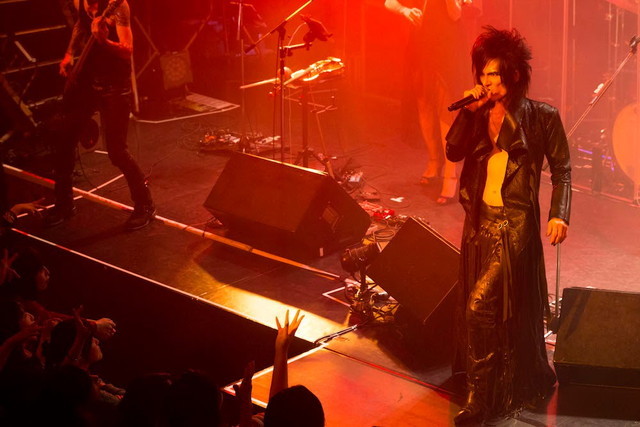 「MORRIE Solo Live 2015 “HARD CORE REVERIES”2DAYS」　撮影・大島康一 