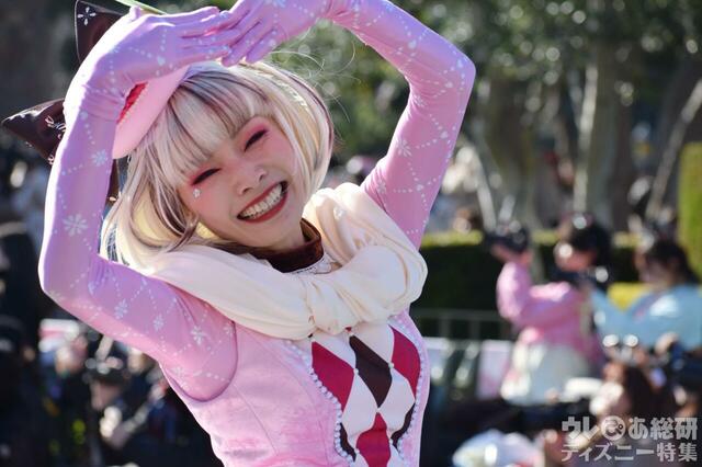 東京ディズニーランド「イッツ・ア・スウィーツフルタイム！」の模様：「ディズニー・パルパルーザ」第3弾「ヴァネロペのスウィーツ・ポップ・ワールド」