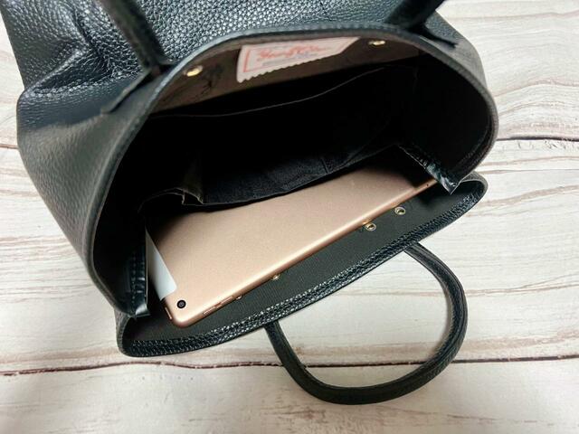 iPadも入るサイズ感