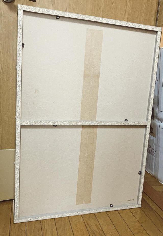 【アイリスオーヤマ『コミックラック　CORK-8460』】背面にもネジを使うのでしっかり固定されます