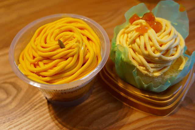 （右）ミニストップのパンプキンモンブラン　　（左）ファミリーマートのモンブランプリン