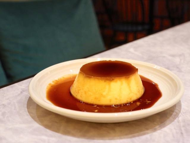 昔ながらの窯焼きプリン 530 円(税別)