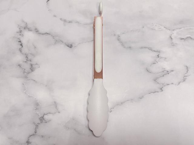 【Francfranc（フランフラン）】ロック式トング ホワイト×コッパー／税込800円