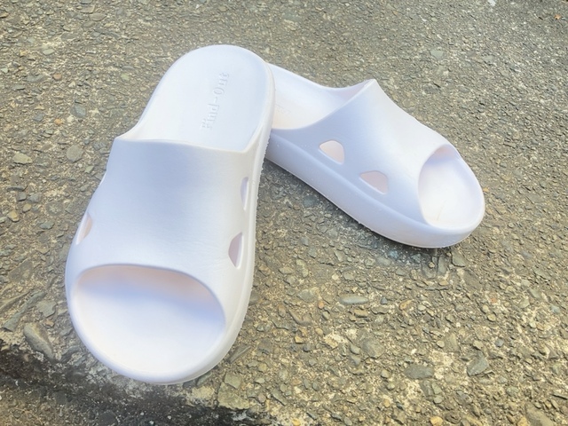 【ワークマン ファインドスライダーサンダル】脱ぎ履きがとても簡単なので、ベランダサンダルとしてもおすすめ
