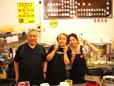 【台湾6泊7日食べ歩きの旅②台北編】店主と女将、そして次女の若女将。忙しく動き回りながらも、3人とも笑顔が絶えない