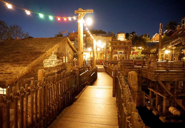 神殿側から渡る「プエンテ・アル・テンプロ」