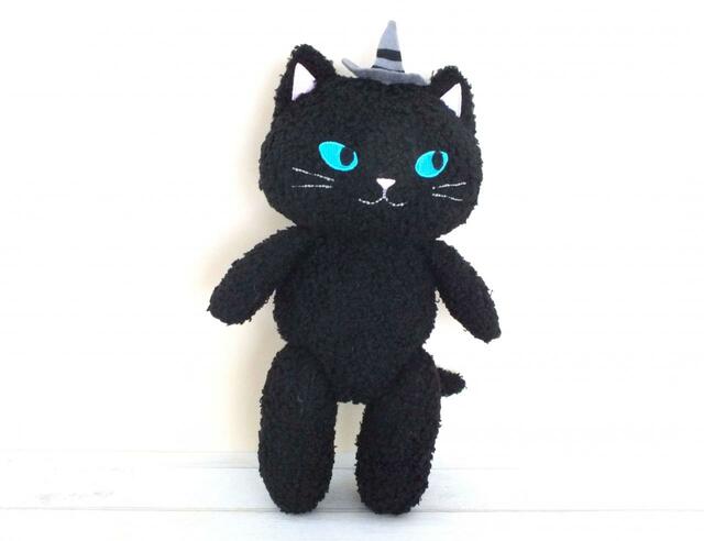 【カルディオリジナル　ハロウィンネコぬいぐるみ】モコモコ生地に癒されます