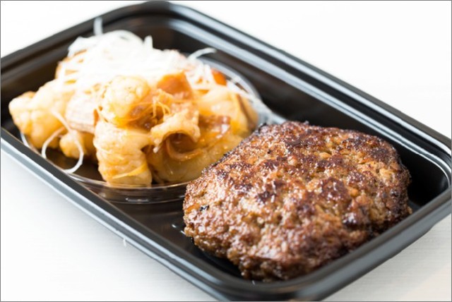 近江姫和牛の肉バーグ＆ホルモン煮込み