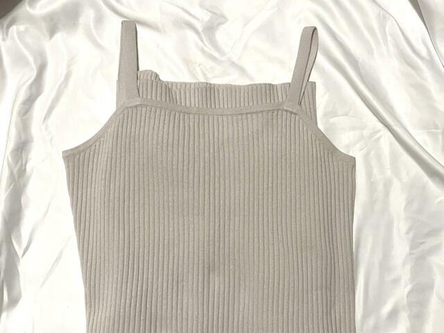 【GU　マルチウェイリブニットワンピース(長袖)】ワンピースはキャミソールタイプなので、単体で着用する場合はインナー選びに気をつけてください