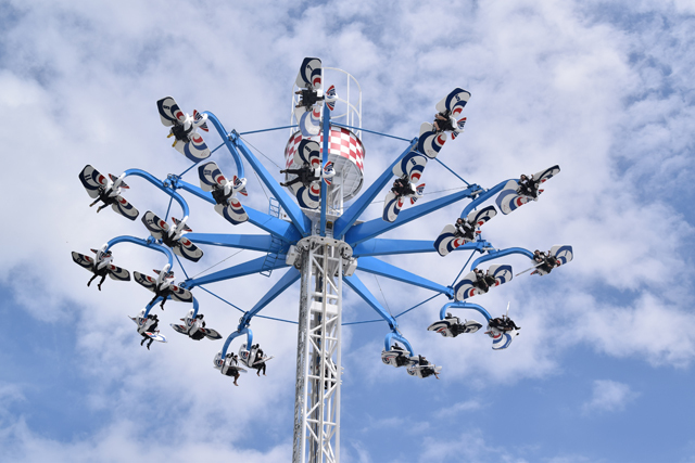 富士急ハイランド「テンテコマイ」