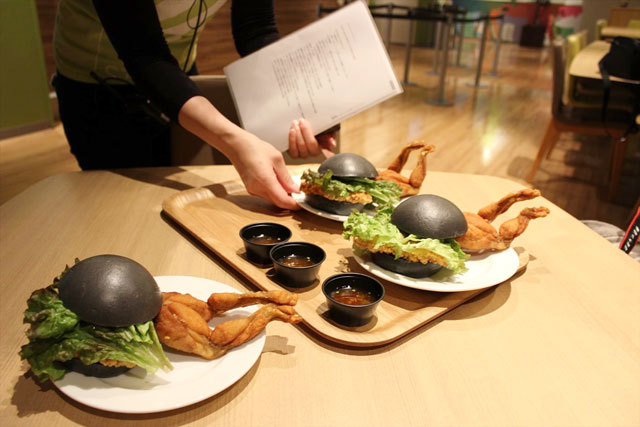 フロッグバーガー ~ドリンク付き~ 1,000円(税込)※数量限定