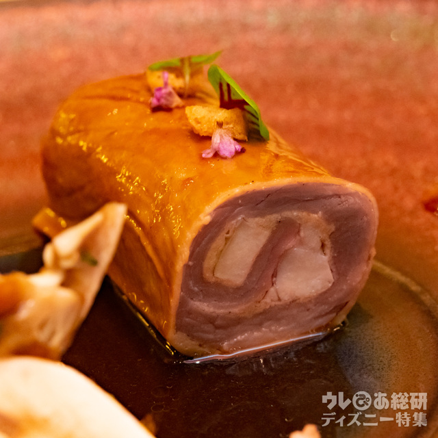 ディズニーアンバサダーホテル「エンパイア・グリル」“ディズニー・クリスマス” スペシャルディナー エメラルド