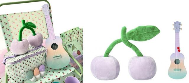 左）クッション（チェリー） 880円右）ウクレレ 1,760円