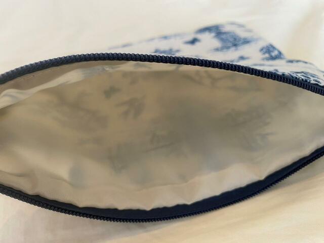 【LEE 2023年4月号付録】スリムながらしっかり口が開く