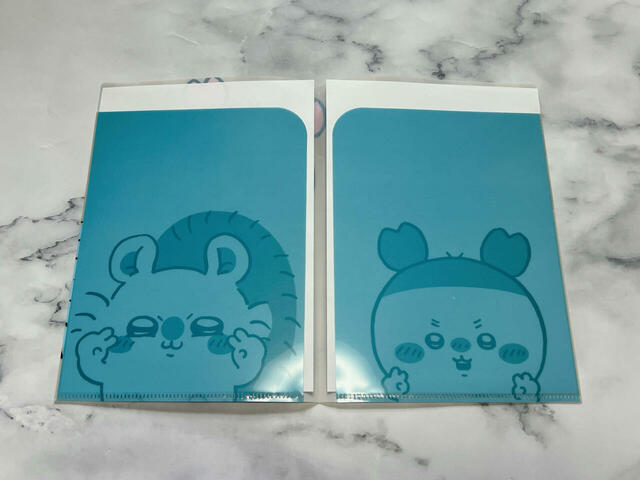 内側は鮮やかなブルー。イラスト入りなのもGood!