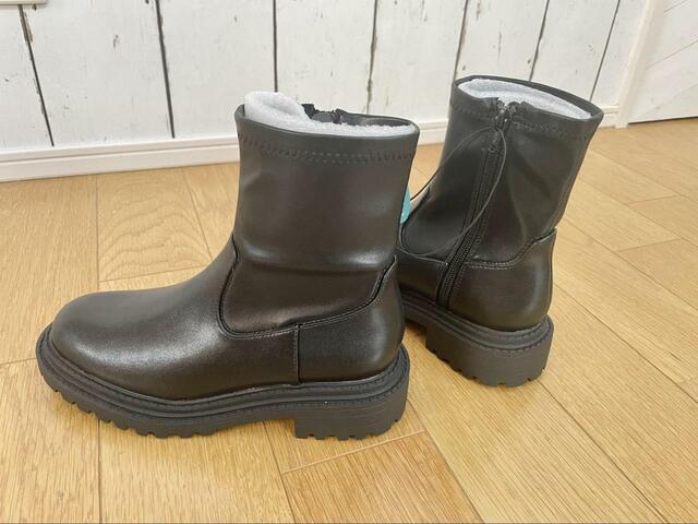 【GU　ウルトラストレッチボリュームソールショートブーツ】ゴツめのデザインが旬！